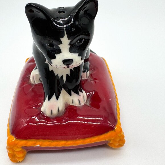 Ceramic Dog Cat Salt and Pepper Shakers Black and White on Red Pillow - Picture 3 of 9